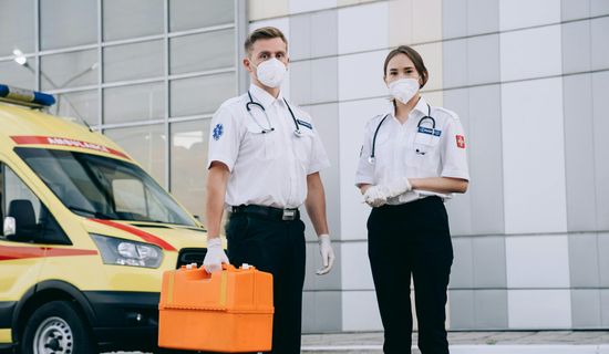 五莲救护车转运病人车内有没有插电源的位置?